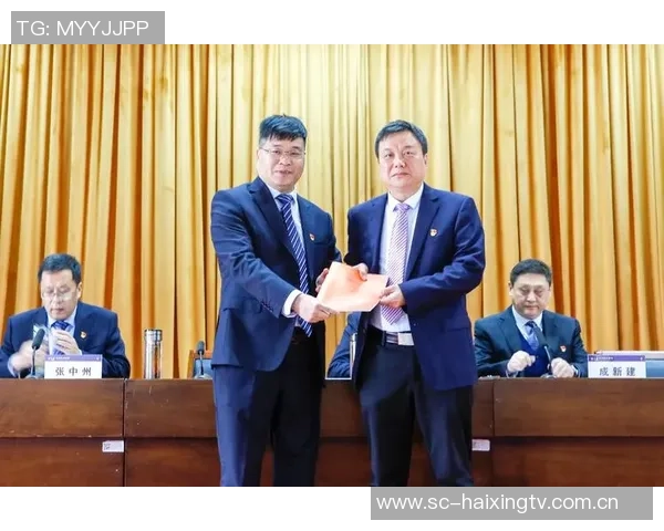 重庆足球队重塑辉煌之路杯赛特别报道展现转型新篇章